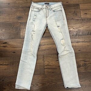NWOT Express distresssed light skinny jean 2